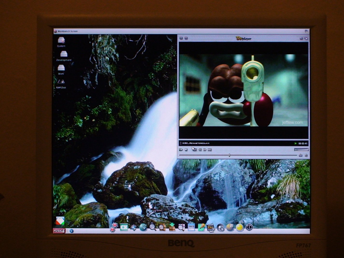 null Workbench being displayed by a Radeon X1300 graphics card.